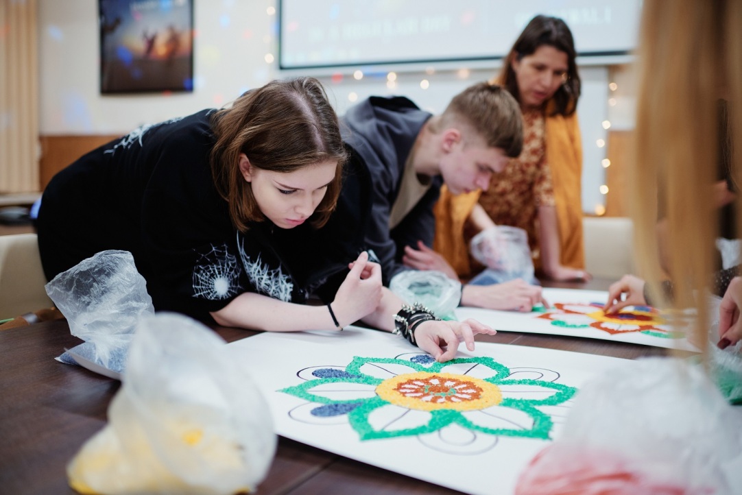 Иллюстрация к новости: «Индия может быть очень красочной и праздничной»